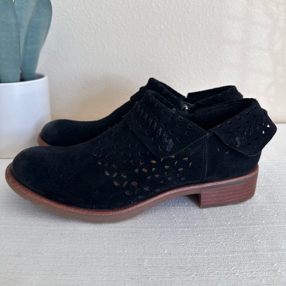 New Sofft Suede Lazer Cutout Leather Distracted Booties Women’s 8.5M - Picture 3 of 16